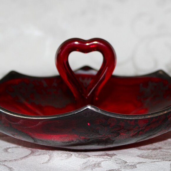 Gorgeous Ruby Silver Overlay Candy Dish | Heart-Shaped Handle | Octagonal - Picture 4 of 6